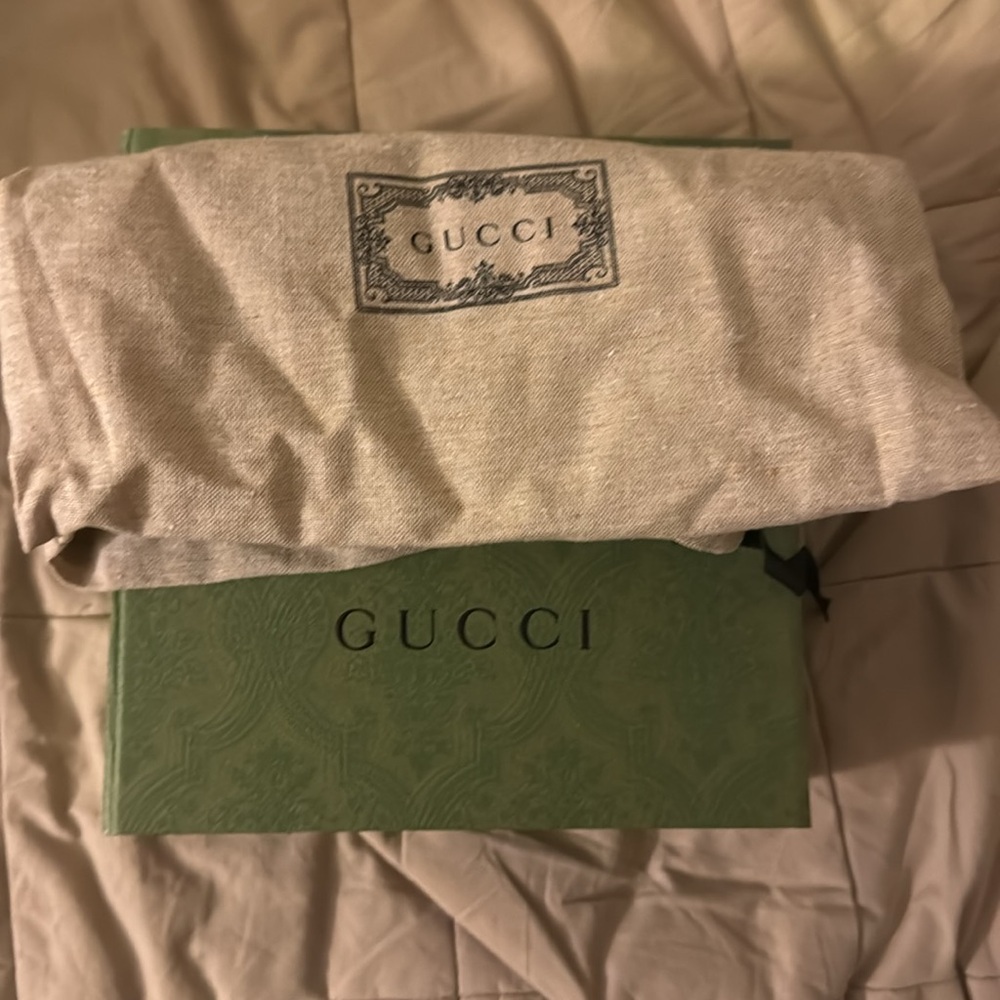 Gucci Black Knit Beanie with Pom - Picture 3 of 5
